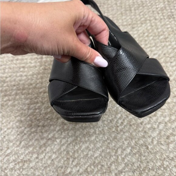 Donald J. Pliner Black Strappy Sandals heels size 6.5 - Picture 8 of 10
